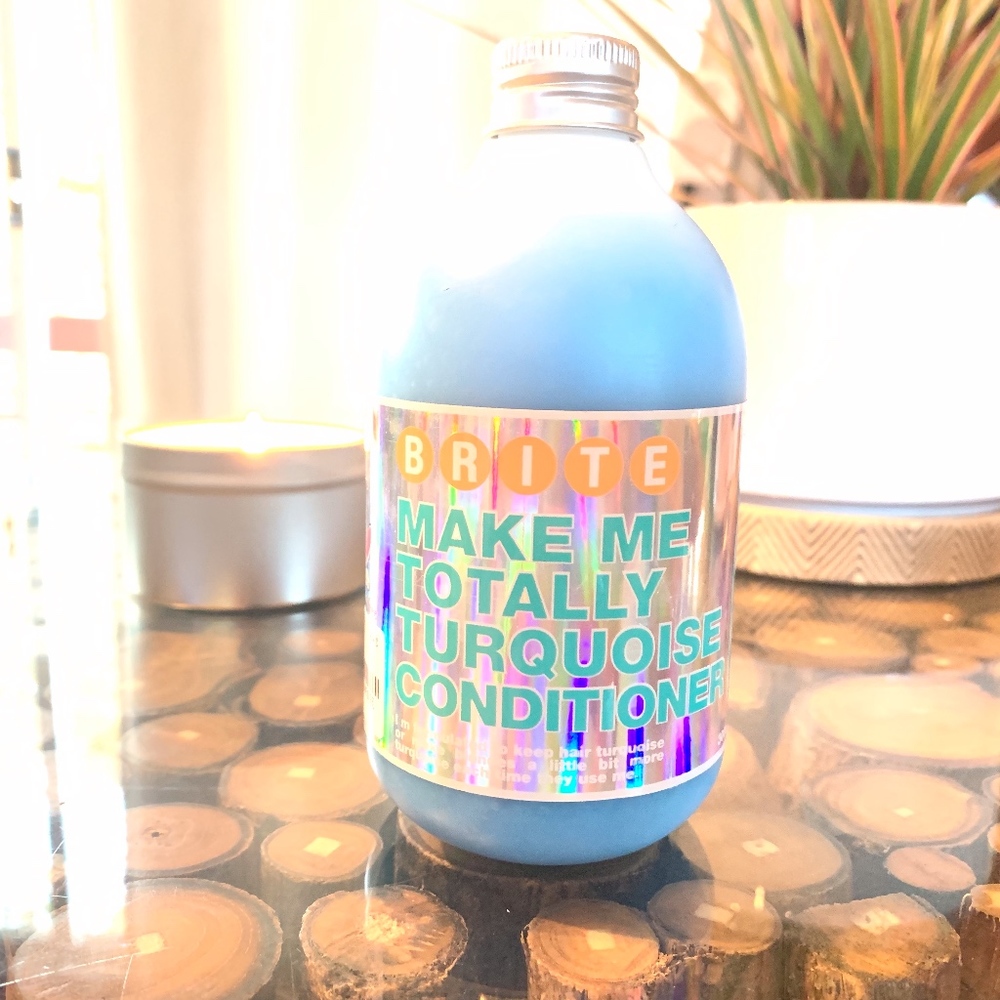 TURQUOISE CONDITIONER MAKE ME JEALOUS